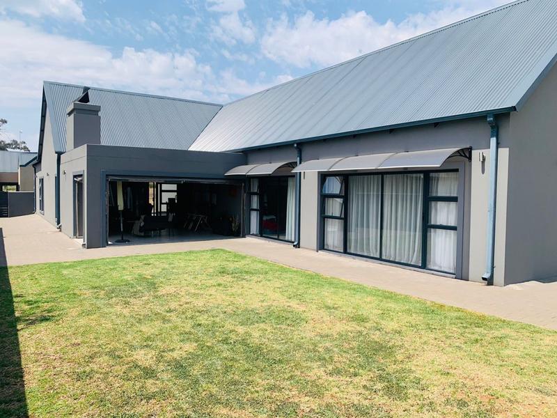 To Let 5 Bedroom Property for Rent in Heron Banks Golf Estate Free State